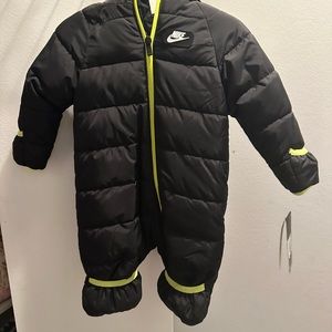 Boys infant Nike snowsuit size 6 month